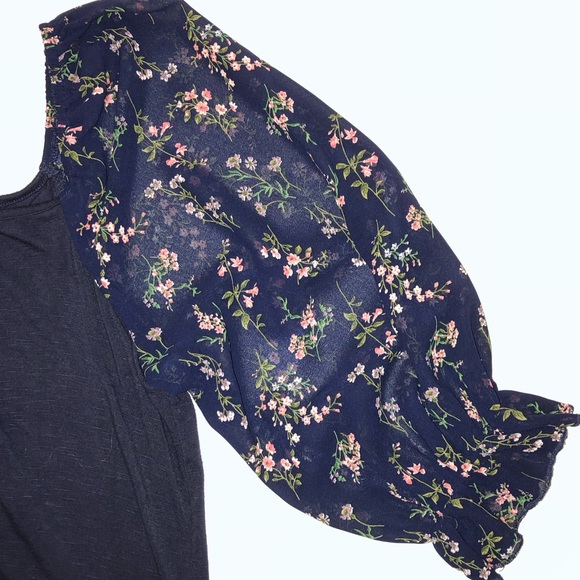 Suzanne Betro Navy & Floral Ruffle Sleeve Top, Sz L - Picture 7 of 11
